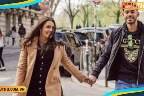 Sao Brazil sắp gia nhập MU sở hữu cô bạn gái luật sư cực bốc lửa