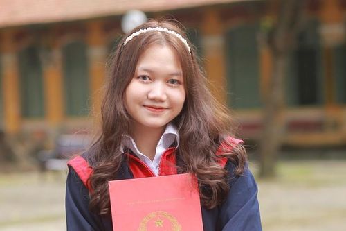 Nữ sinh trường Chu Văn An vẫn 'ẵm' học bổng 100% tại Singapore