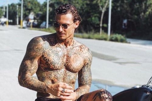 Cơ bắp người tình mới của vợ cũ Totti
