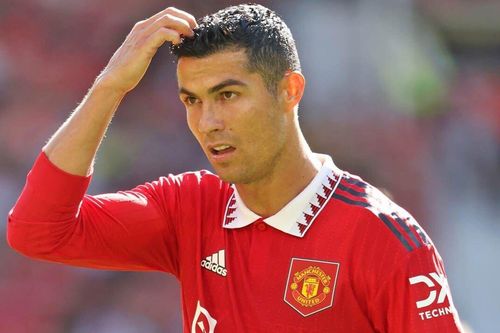 Nữ cầu thủ trêu chọc Ronaldo chuyện đá Champions League