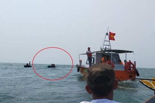 Va chạm tàu hàng nước ngoài, tàu cá cùng 43 ngư dân chìm trên biển