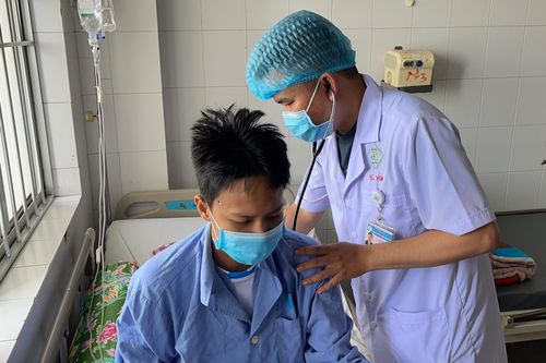 Thiếu niên 17 tuổi trở về từ 'cửa tử' sau tai nạn giao thông nguy kịch
