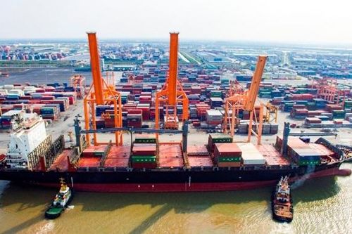Xuất nhập khẩu hàng hóa qua các cảng biển giảm tốc