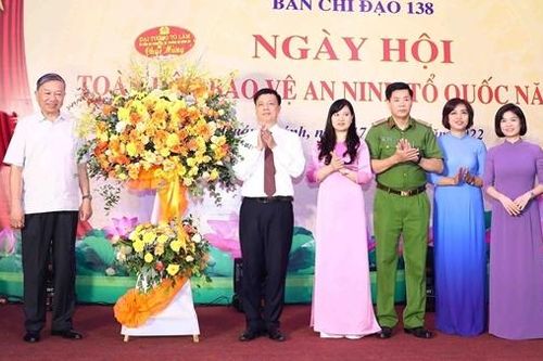 Bộ trưởng Tô Lâm dự Ngày hội toàn dân bảo vệ An ninh Tổ quốc phường Quán Thánh