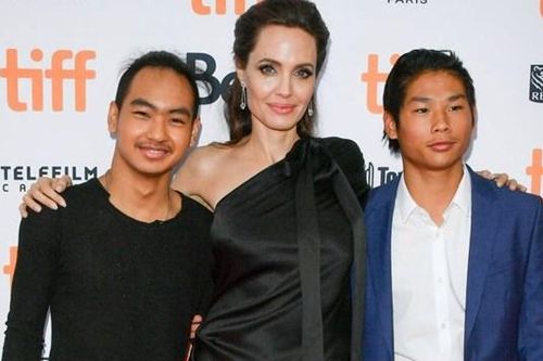 Angelina Jolie thuê hai con trai Maddox và Pax Thiên làm việc cho mình