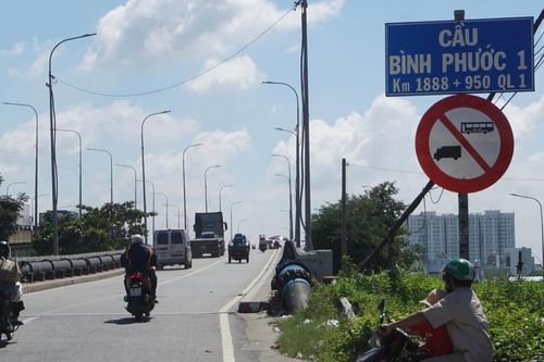 Đề nghị công an truy tìm nguyên nhân cầu bắc qua sông Sài Gòn bị hư hỏng