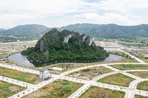 Chân dung ông chủ dự án 'hòn non bộ' ở Vân Đồn