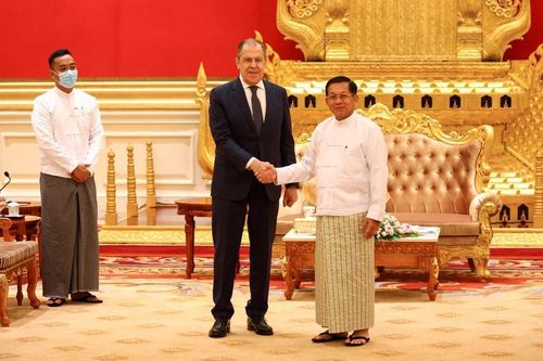 Myanmar quyết định mua dầu Nga