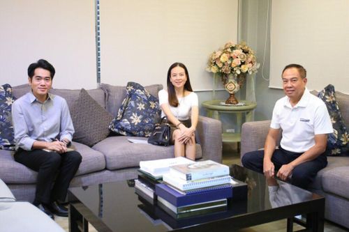 Madam Pang tiếp tục làm trưởng đoàn bóng đá Thái Lan, nhận nhiệm vụ 'đãi cát tìm vàng'