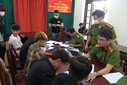 Bắt nhóm thanh thiếu niên hẹn nhau hỗn chiến