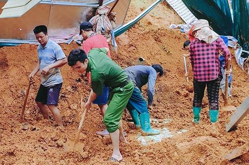 Tiếng cầu cứu giữa đêm mưa xối xả và phút trải lòng của công an xã vùng biên