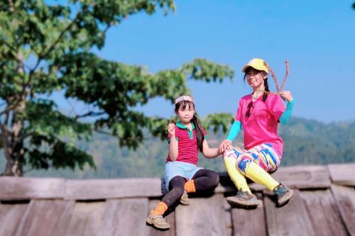 Cô giáo nghỉ việc, đưa con gái 6 tuổi du lịch bằng tàu hỏa suốt 1,5 tháng hè