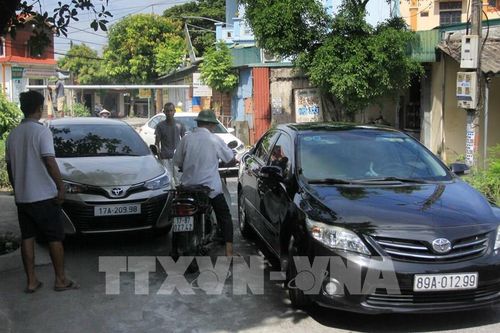 Thái Bình: Trạm thu phí BOT Thanh Nê ùn tắc, nhiều phương tiện chọn lối đi tắt