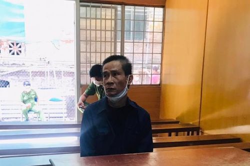 Chém tình địch thương tích nặng, U60 vào tù