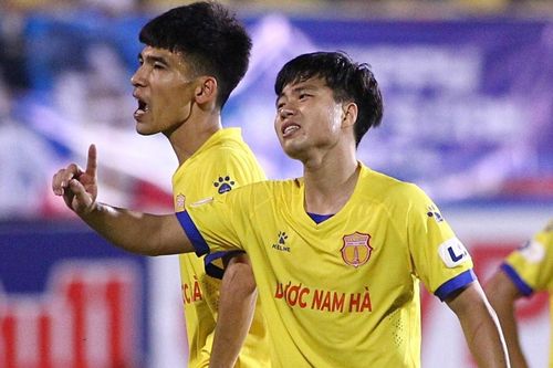 Nam Định đá 12 trận V.League, thua 6
