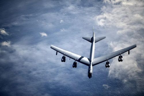 'Pháo đài bay' B-52 Mỹ thả bom khi tập trận tại Thụy Điển