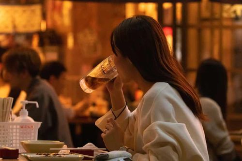 Tại sao Chính phủ Nhật Bản khuyến khích người dân uống nhiều rượu hơn?