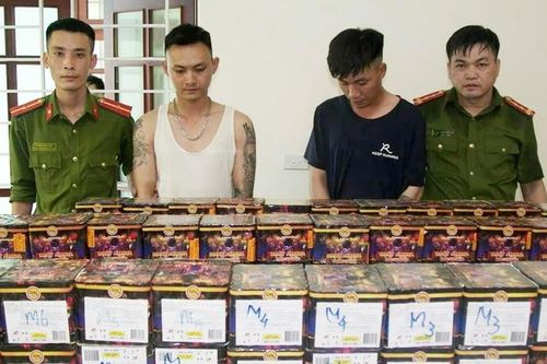 Từng chịu án treo vẫn 'ngựa quen đường cũ' cùng đồng bọn đi buôn pháo nổ
