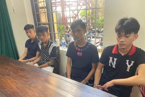 Huế: Bắt nhóm thanh, thiếu niên mang hung khí đi giải quyết mâu thuẫn lúc rạng sáng