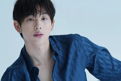 Nam idol không lép vế trong bom tấn Hàn Quốc