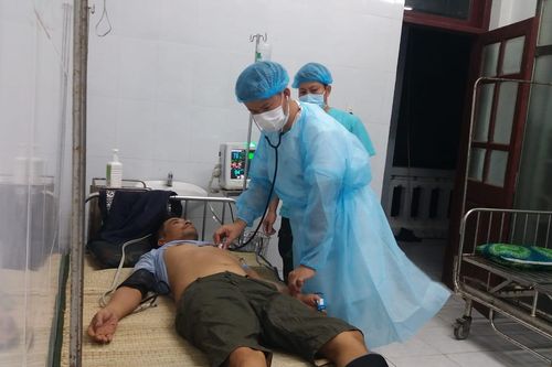 Bệnh xá ở quần đảo Trường Sa cấp cứu ngư dân gặp nạn trên biển