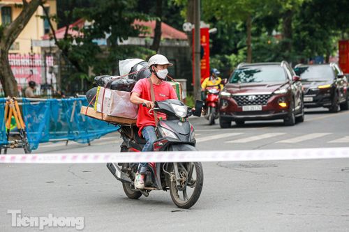 Hà Nội tiếp tục rào chắn đường Trần Hưng Đạo phục vụ thi công ga ngầm
