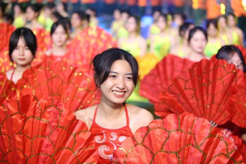 Những bóng hồng rạng rỡ trong ngày hội thể thao ở Bắc Giang