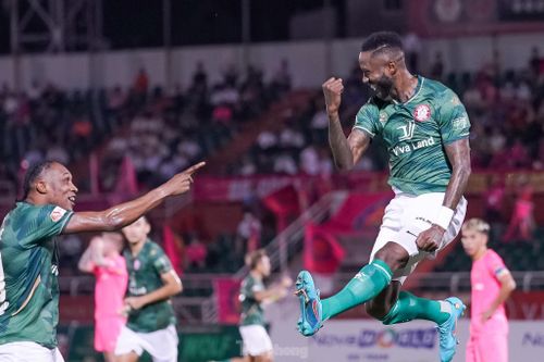 CLB TPHCM đánh bại Sài Gòn FC trong trận 'derby' rực lửa