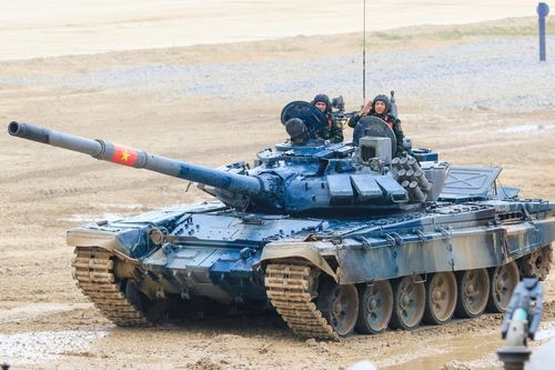 Hình ảnh Kíp xe số 3 Xe tăng Việt Nam thi đấu tại Army Games 2022