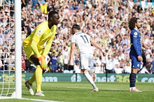 Leeds gây địa chấn khi vùi dập Chelsea