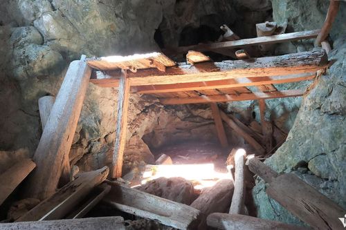 Những cỗ quan tài bí ẩn trên đỉnh núi ở Thanh Hóa