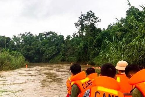 Tìm thấy thi thể cháu bé mất tích khi ra suối ở Lào Cai