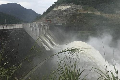 Thủy điện Khe Bố vận hành điều tiết nước hồ chứa với lưu lượng 510 m³/s đến 680m³/s