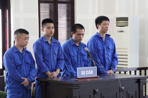 Cùng vào tù vì rủ nhau đi buôn ma túy