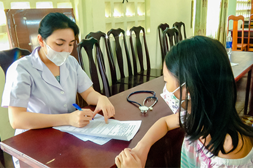 Phố biển Nha Trang tập trung tiêm phòng vaccine COVID-19 cho học sinh