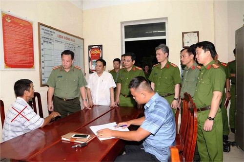 Cảnh sát bắt kẻ 'gài mìn ô tô' sau 12 tiếng gây án