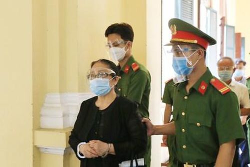 Hoãn phiên tòa phúc thẩm do bị cáo Dương Thị Bạch Diệp nhập viện
