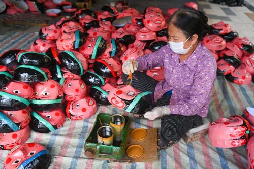 Làng đồ chơi truyền thống Trung thu hối hả vào mùa