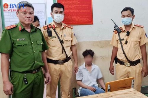 CSGT tóm gọn tên cướp điện thoại ở trung tâm TP Hồ Chí Minh