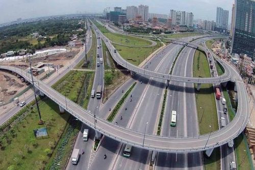 Điểm nghẽn cản trở Việt Nam tăng trưởng vượt mức 7% dưới góc nhìn chuyên gia