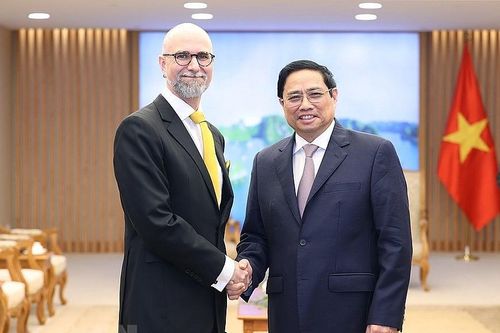 Thủ tướng Phạm Minh Chính tiếp Đại sứ Canada Shawn Steil