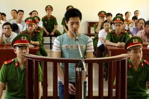 Án mạng ở cửa hàng tạp hóa và biểu hiện bất thường của nam sinh lớp 12