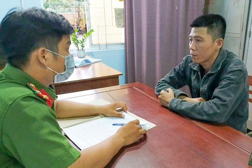 Tiểu tiện trước quán nhậu, một người bị đâm trọng thương