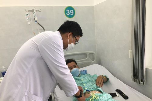 Bệnh viện Bình Dân điều trị thành công cho hơn 1.000 bệnh nhân bị hẹp niệu đạo
