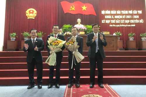 Con trai nguyên Bộ trưởng Bộ Y tế được bầu làm Ủy viên UBND TP Cần Thơ