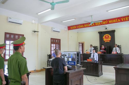 Xét xử 2 đối tượng trốn khỏi trại tạm giam