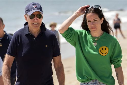 Hai người ở Florida lấy trộm nhật ký của con gái ông Biden