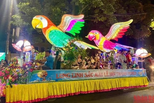 Không khí 'Trung thu sớm' ở Tuyên Quang