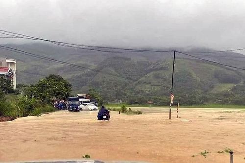 Mưa lớn gây ngập nhiều tuyến đường tại Tuyên Quang
