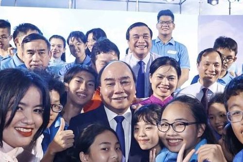 Chủ tịch nước dự ngày hội tựu trường của trẻ mồ côi do Covid-19